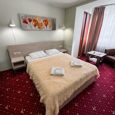 Apartments Deluxe Ivano-Frankivsk Exterior photo