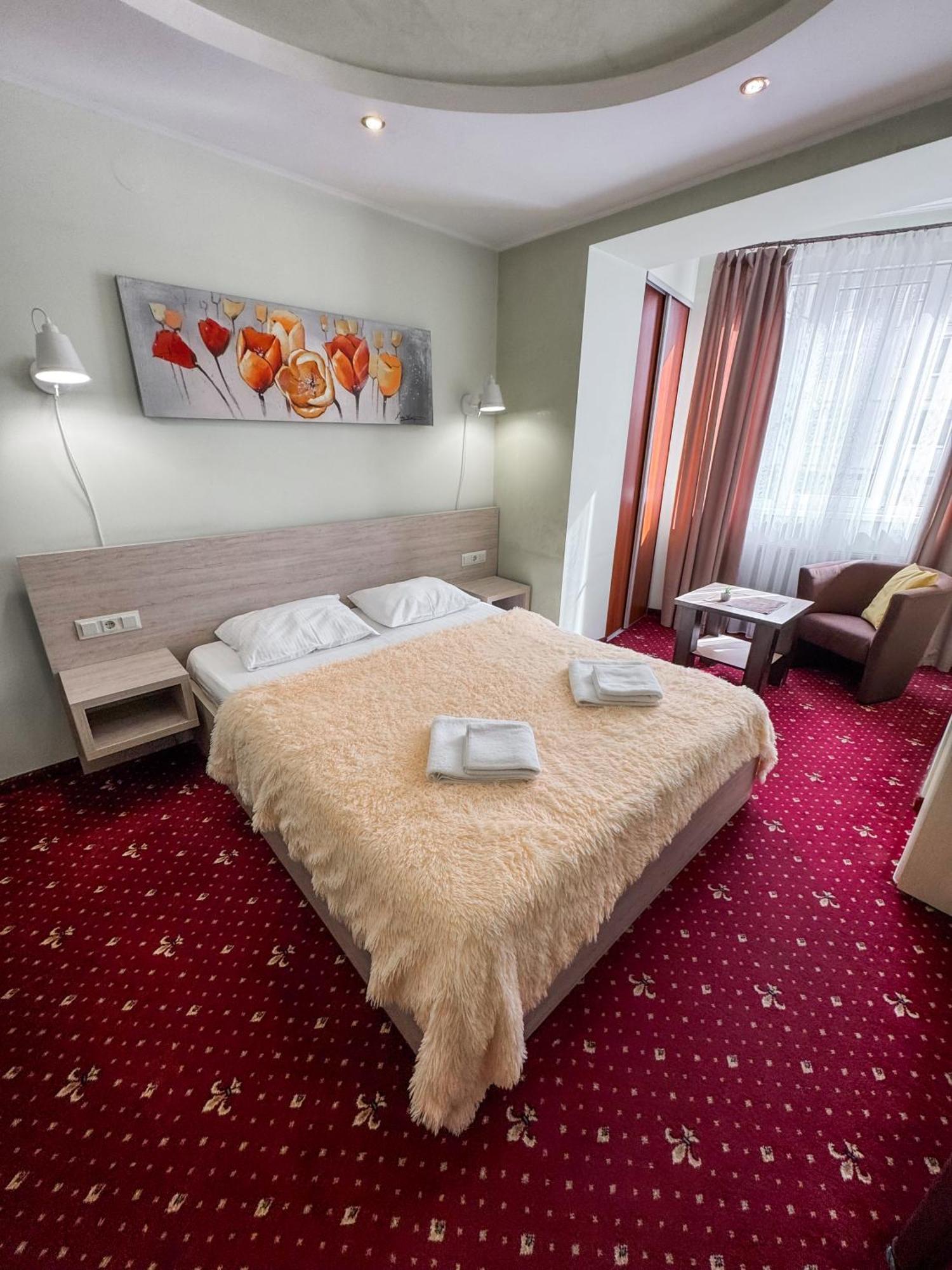 Apartments Deluxe Ivano-Frankivsk Exterior photo
