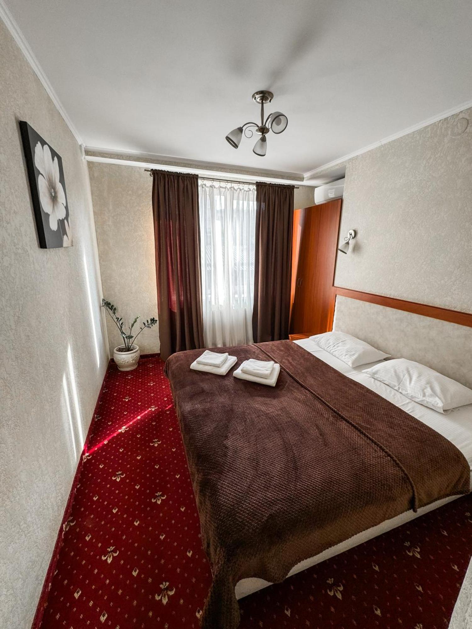 Apartments Deluxe Ivano-Frankivsk Exterior photo
