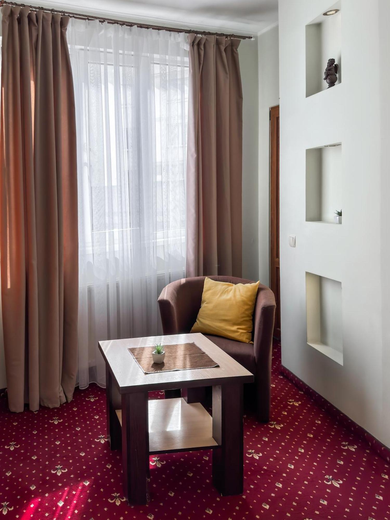 Apartments Deluxe Ivano-Frankivsk Exterior photo