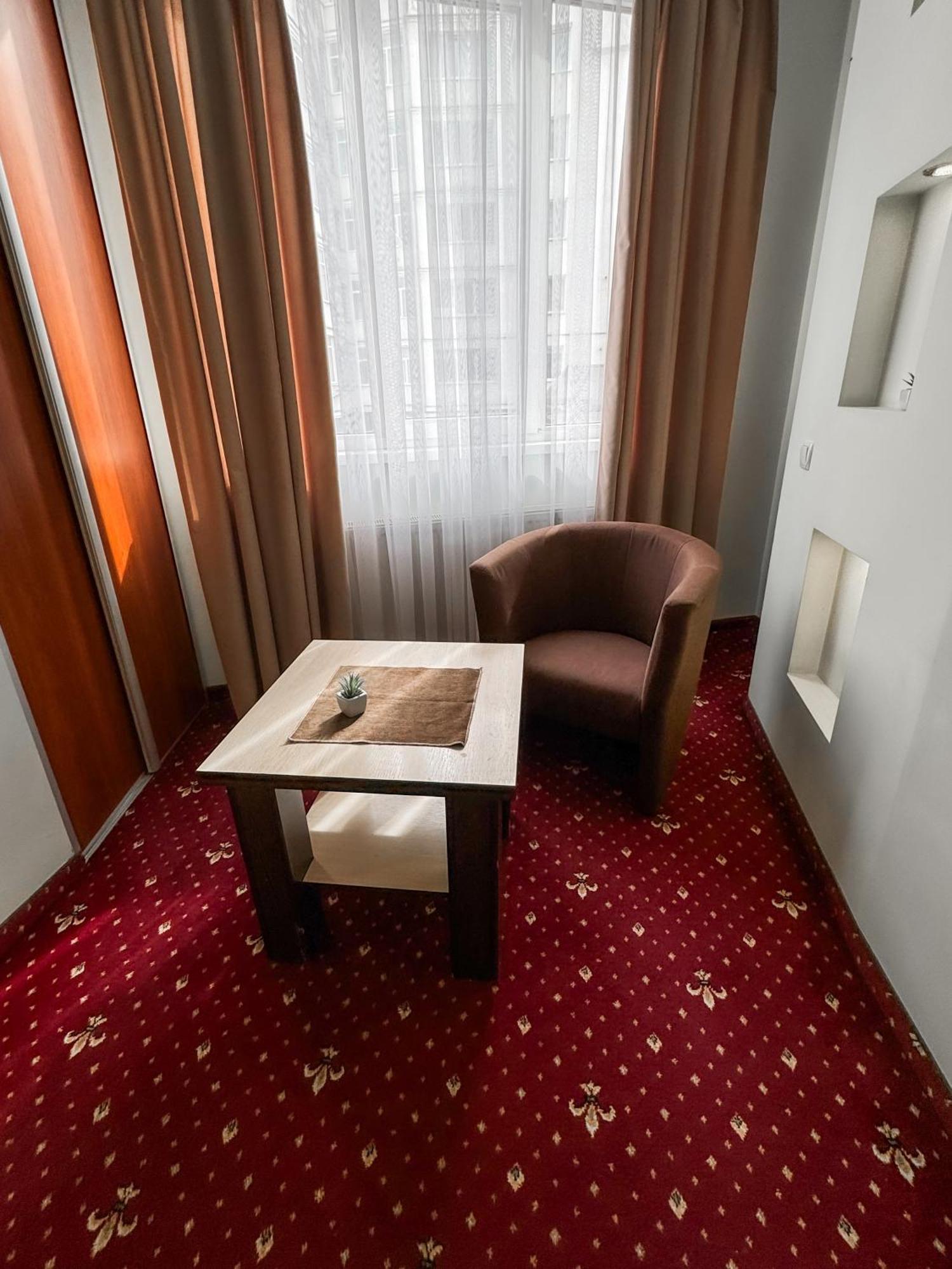 Apartments Deluxe Ivano-Frankivsk Exterior photo