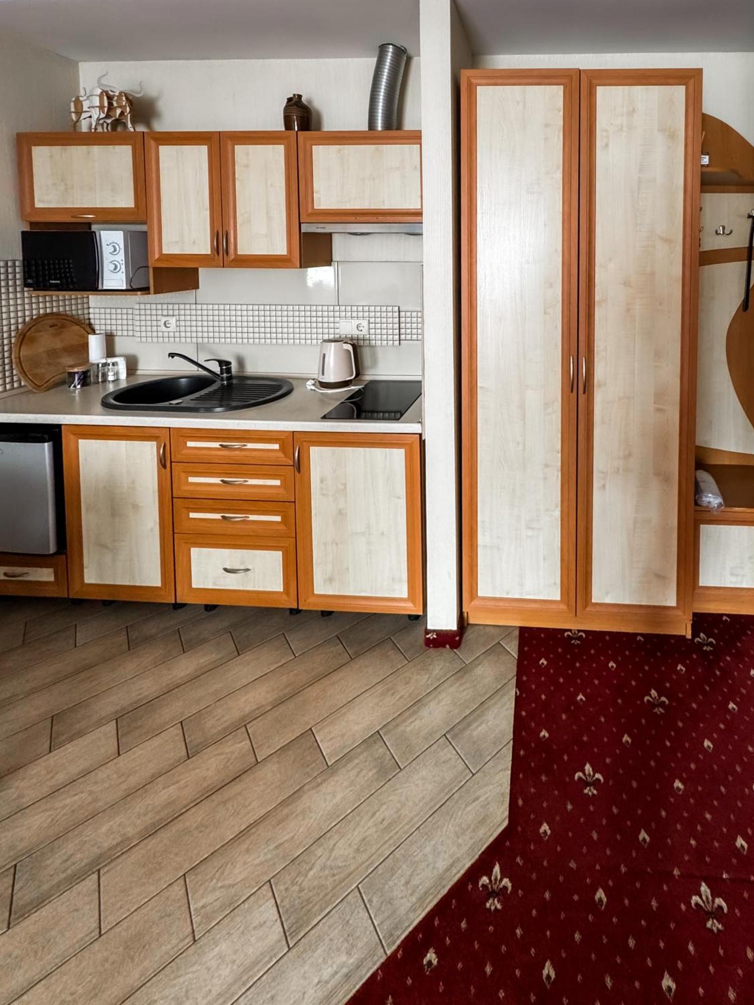 Apartments Deluxe Ivano-Frankivsk Exterior photo